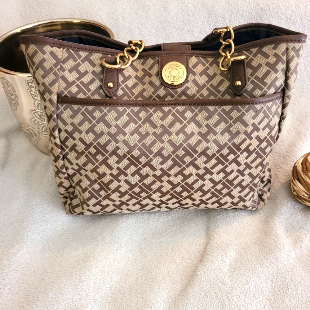 NWOT Tommy Hilfiger purse